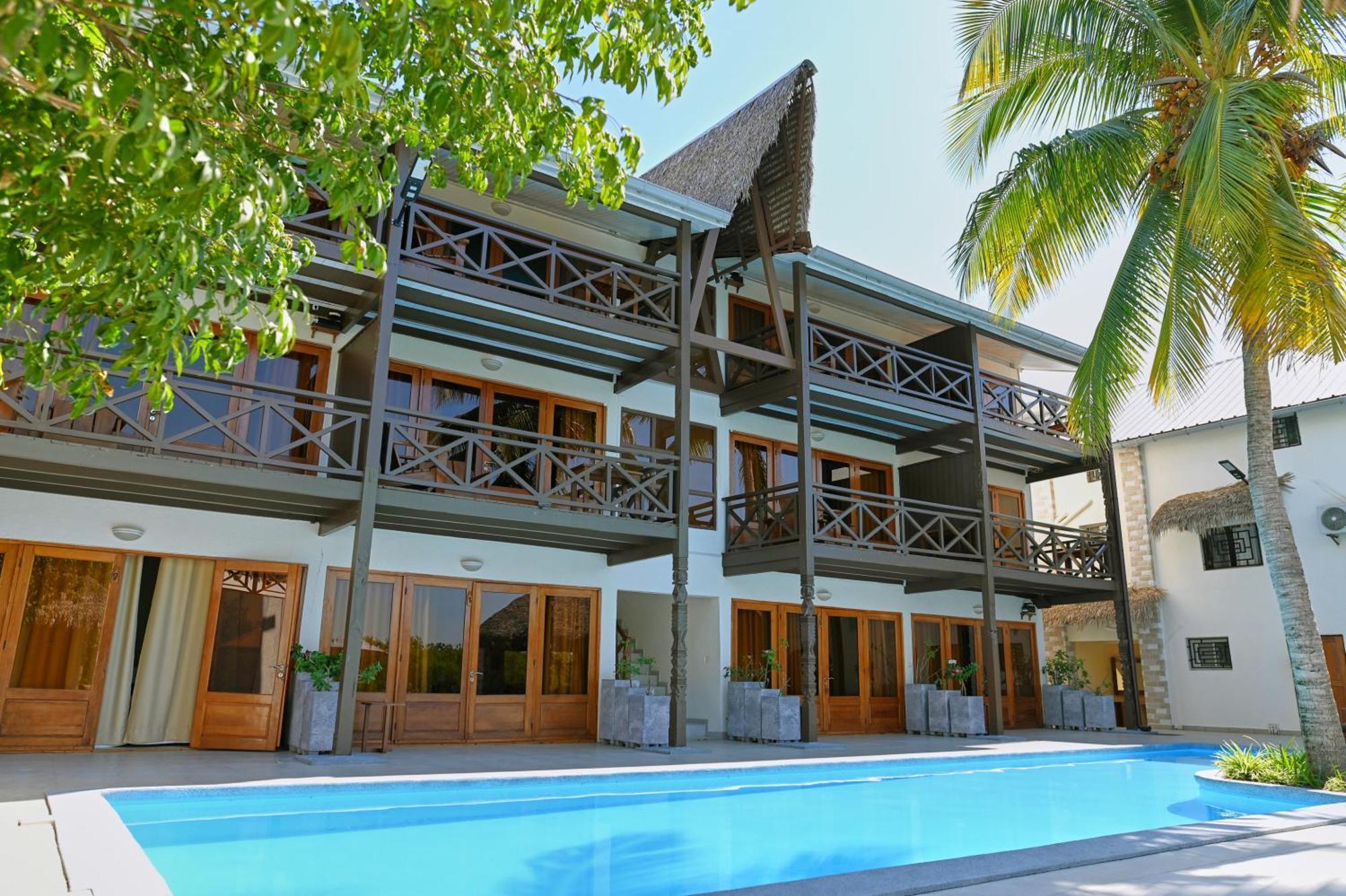 Hotel Baobab Cafe Morondava Exterior photo